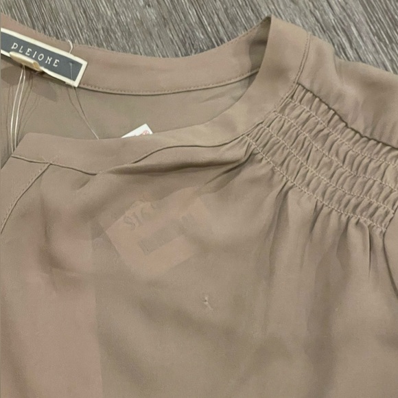 Pleione Brown Tunic with Batwing Sleeves and Relaxed Fit - Picture 13 of 13